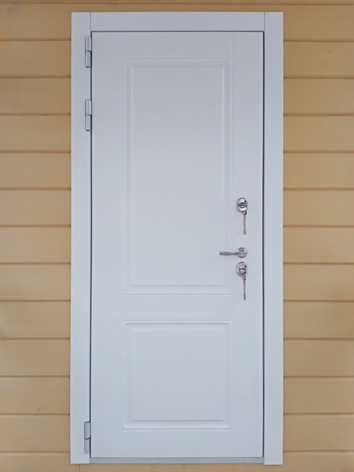 Белая дверь