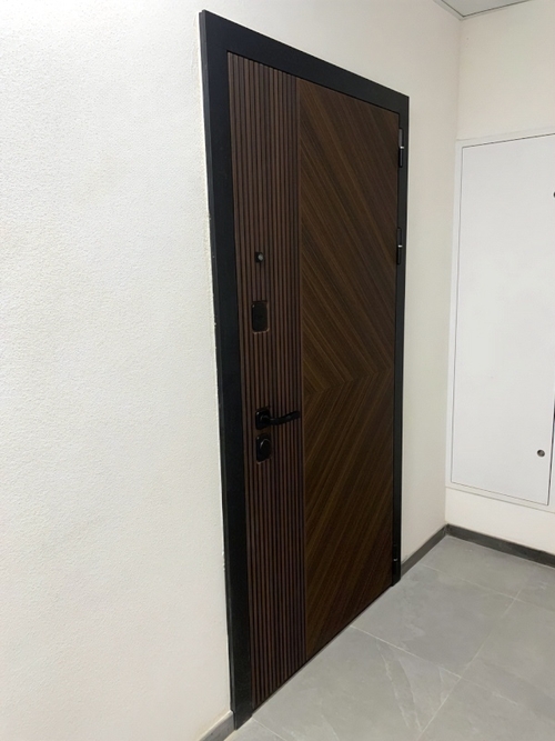 С панелью МДФ